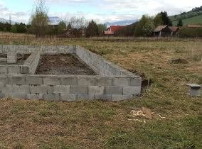 na tejto základovej doske budeme stavať